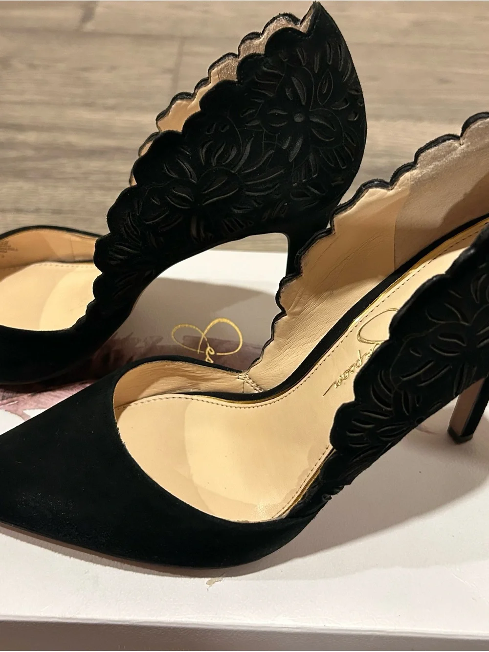 Jessica Simpson Black Scalloped Pointed-Toe Stiletto Heels